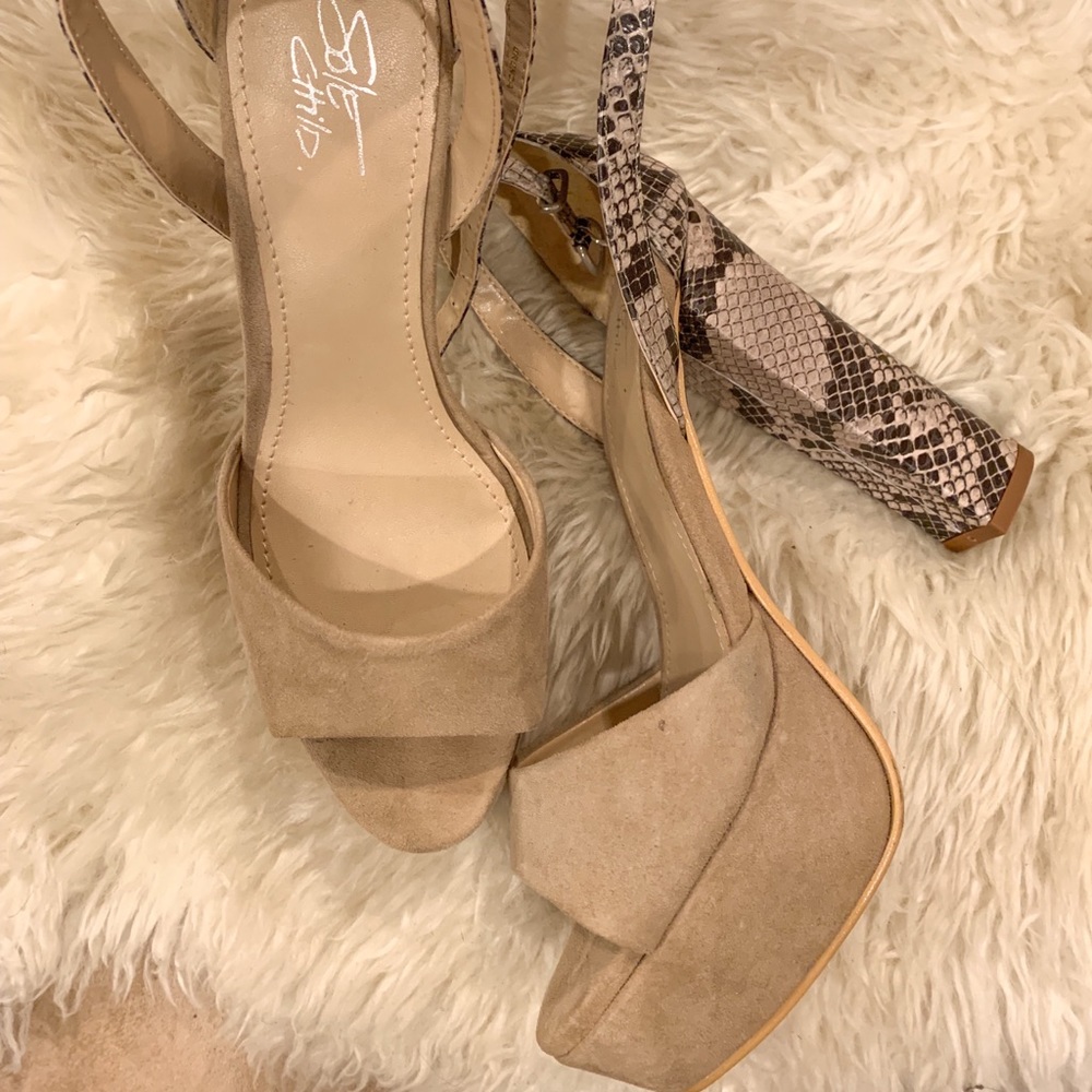 Sole Child Tan & Faux Snakeskin Platforms Size 7